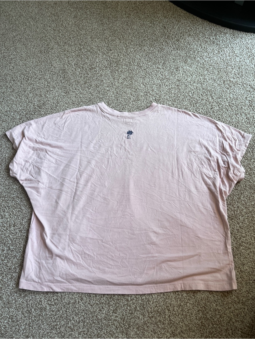Uniqlo Light Pink Short Sleeve Surfing Snoopy Graphic Tee - Picture 4 of 6